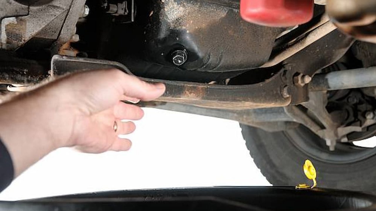 Why is it critical to replace the drain plug when changing the oil on some cars?