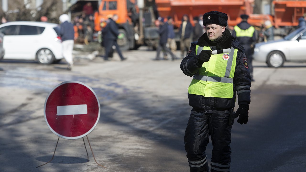 Why does the traffic police pressure older and novice drivers as if they were drunk?