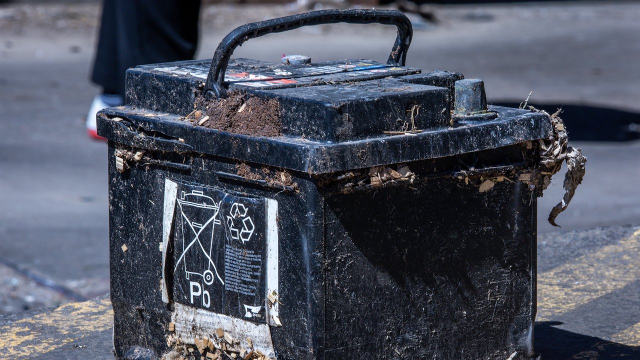 Which systems in a car are most harmful to a non-new battery?