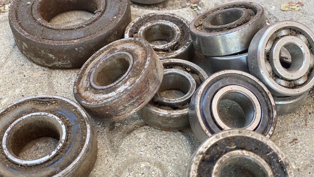 Why do experienced car owners look for Soviet bearings at flea markets?