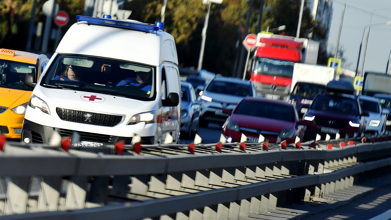 The traffic police disgraced themselves, the LADA Vesta went up in price, queues for the electric car Atom: results of the week