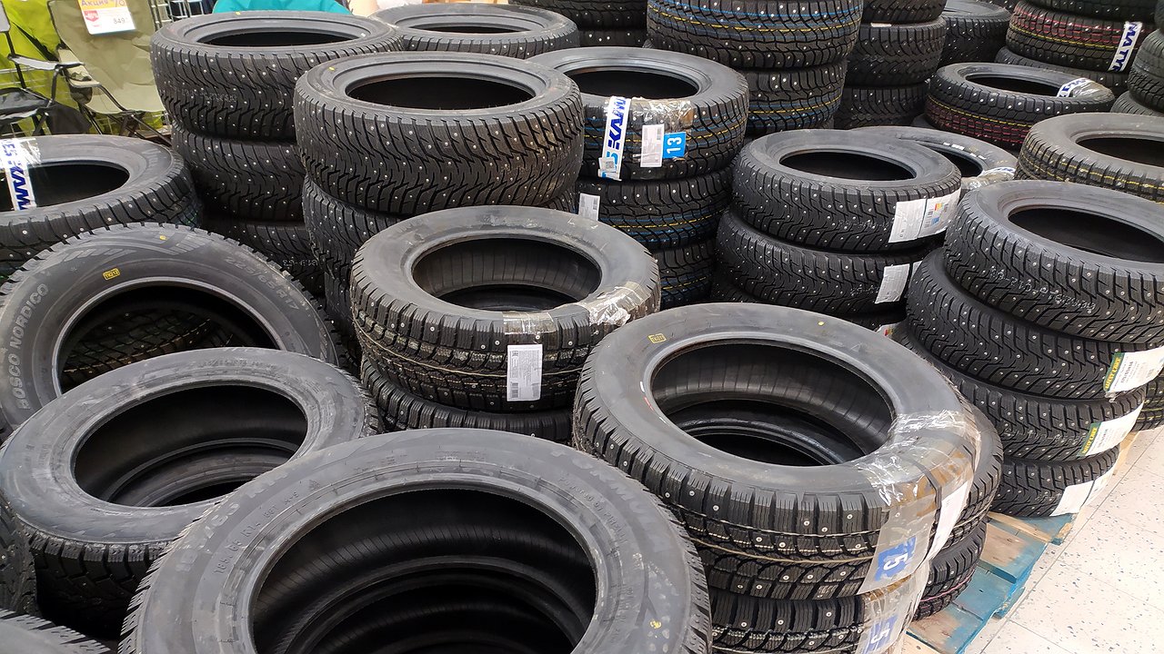 How experienced car owners buy good new winter tires for little money