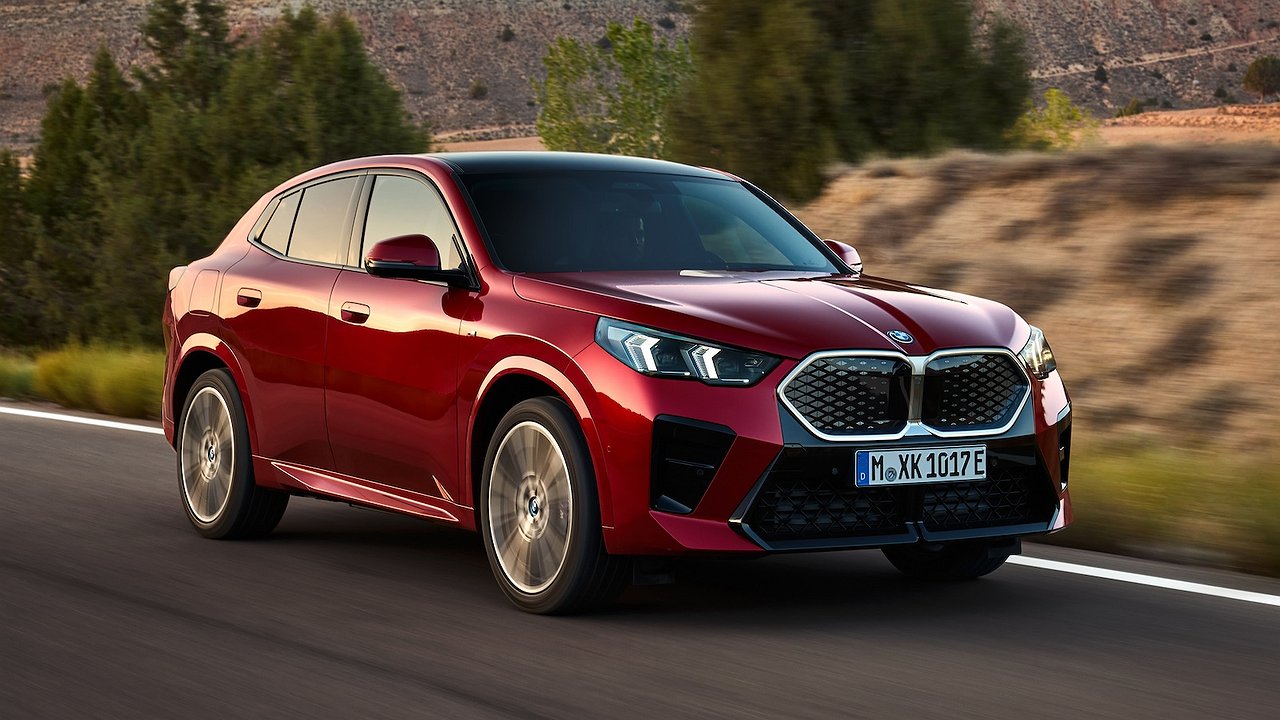 BMW introduced a new generation of crossover X2