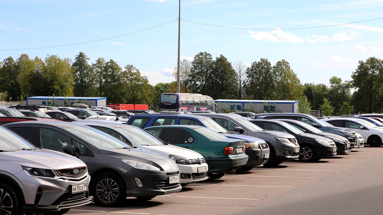 Why do experienced drivers knock on the hood of their car?