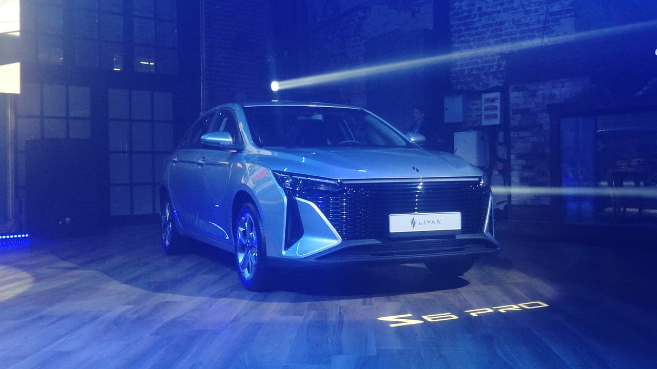 Livan presented the S6 Pro sedan and X6 Pro crossover in Russia