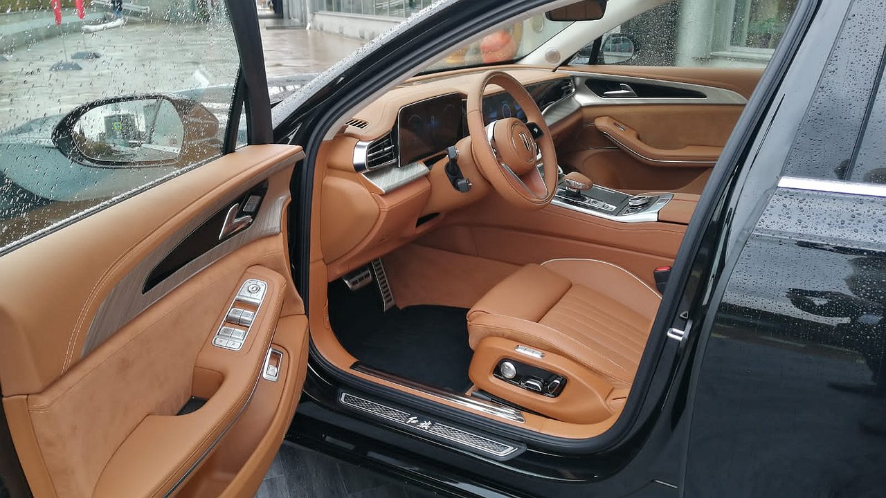 Hongqi against car sharing: the Chinese premium brand will not follow in the footsteps of competitors