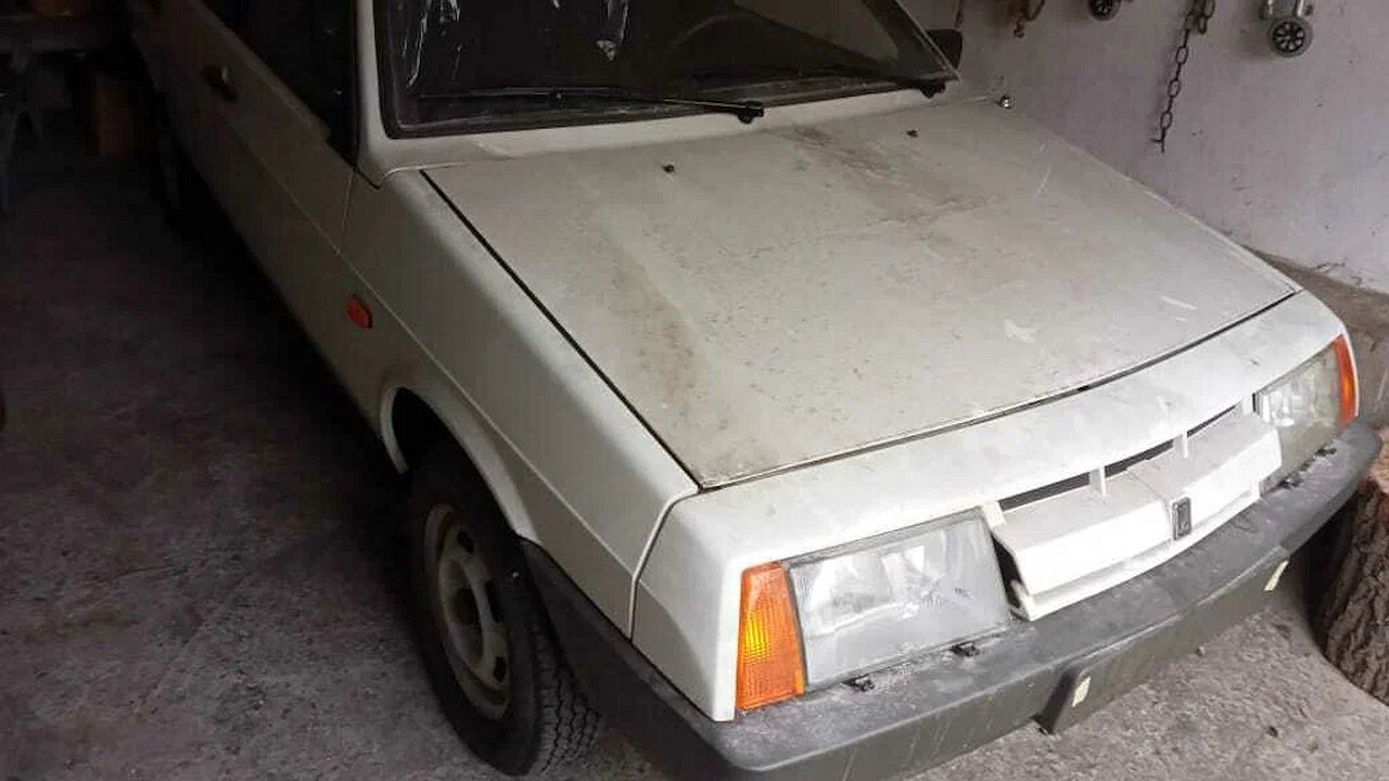 A 32-year-old VAZ-2109 is sold in Russia for the price of three LADA Vestas