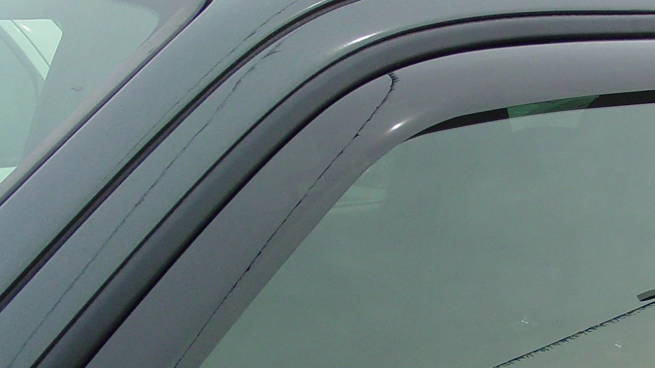 Why is it still better to remove deflectors from car windows for the winter?