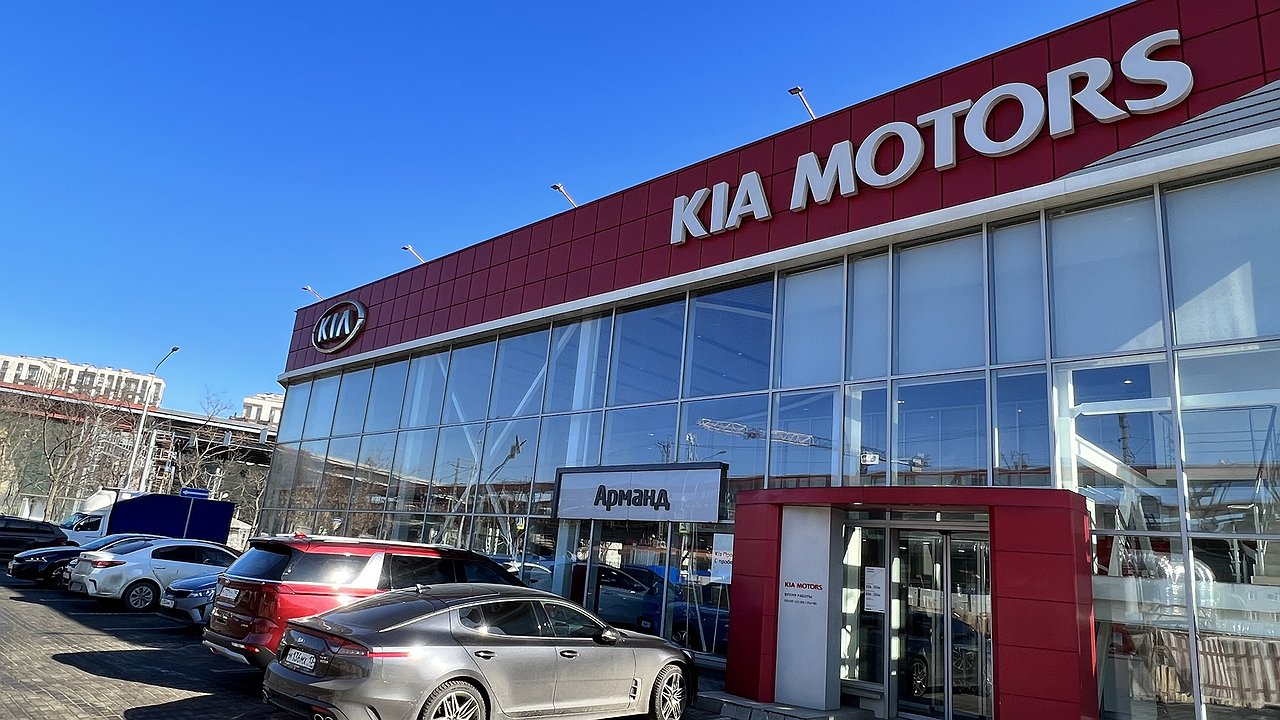 You can’t leave: Hyundai and Kia are confused about Russian punctuation marks