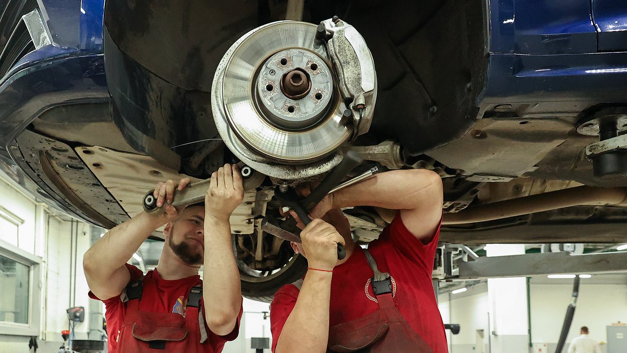 Smuggling of car parts: how Russia solved the problem of the lack of official supplies