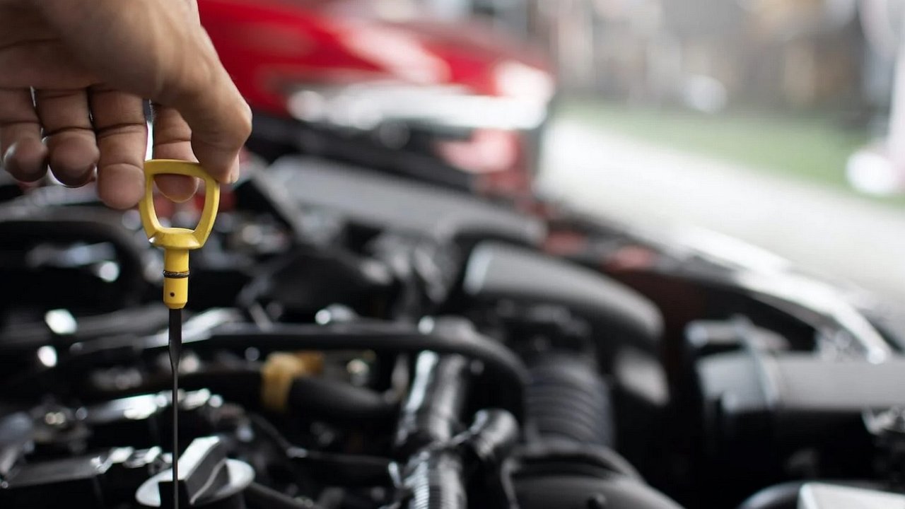 What serious engine problems will the oil dipstick that lives its own life tell you about?