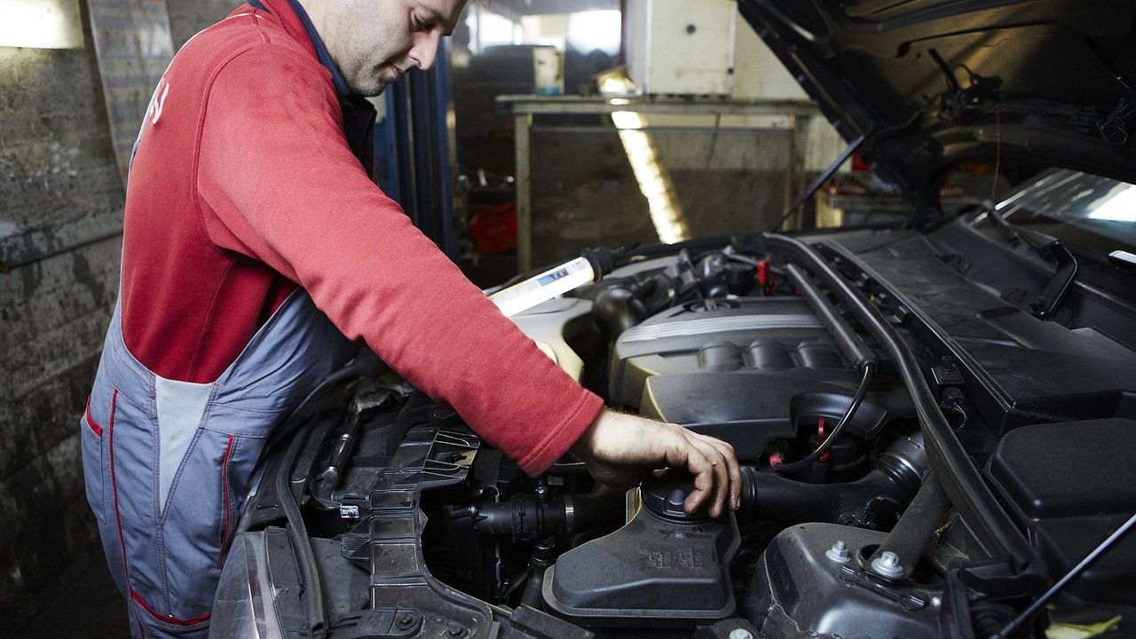 Why do experienced drivers remake the air filter box of a used car?