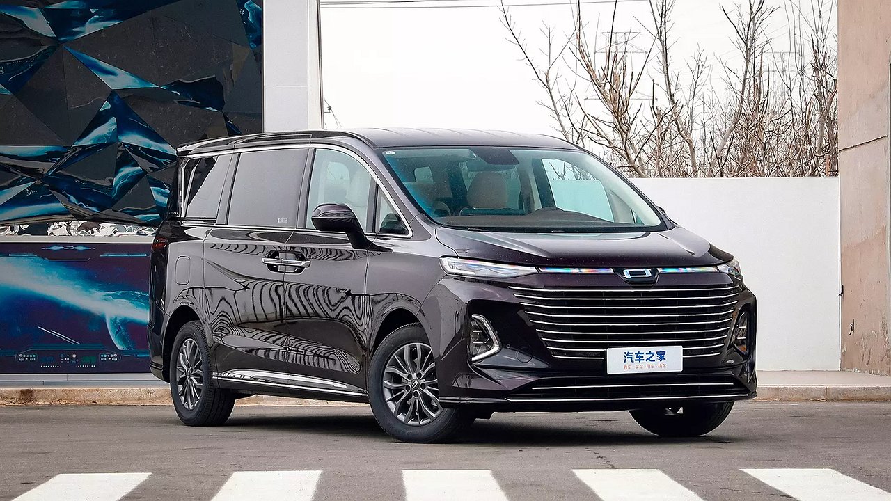 FAW Bestune M9 hybrid minivans go on sale in Russia