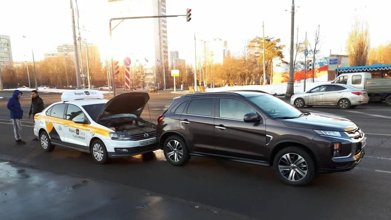 What is especially dangerous about frequent navigation disruptions in Moscow?