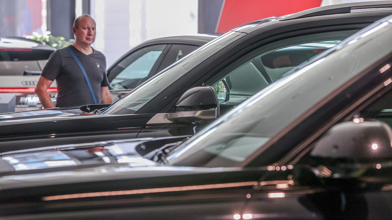 The average price of a used car in Russia was more than 2,000,000 rubles