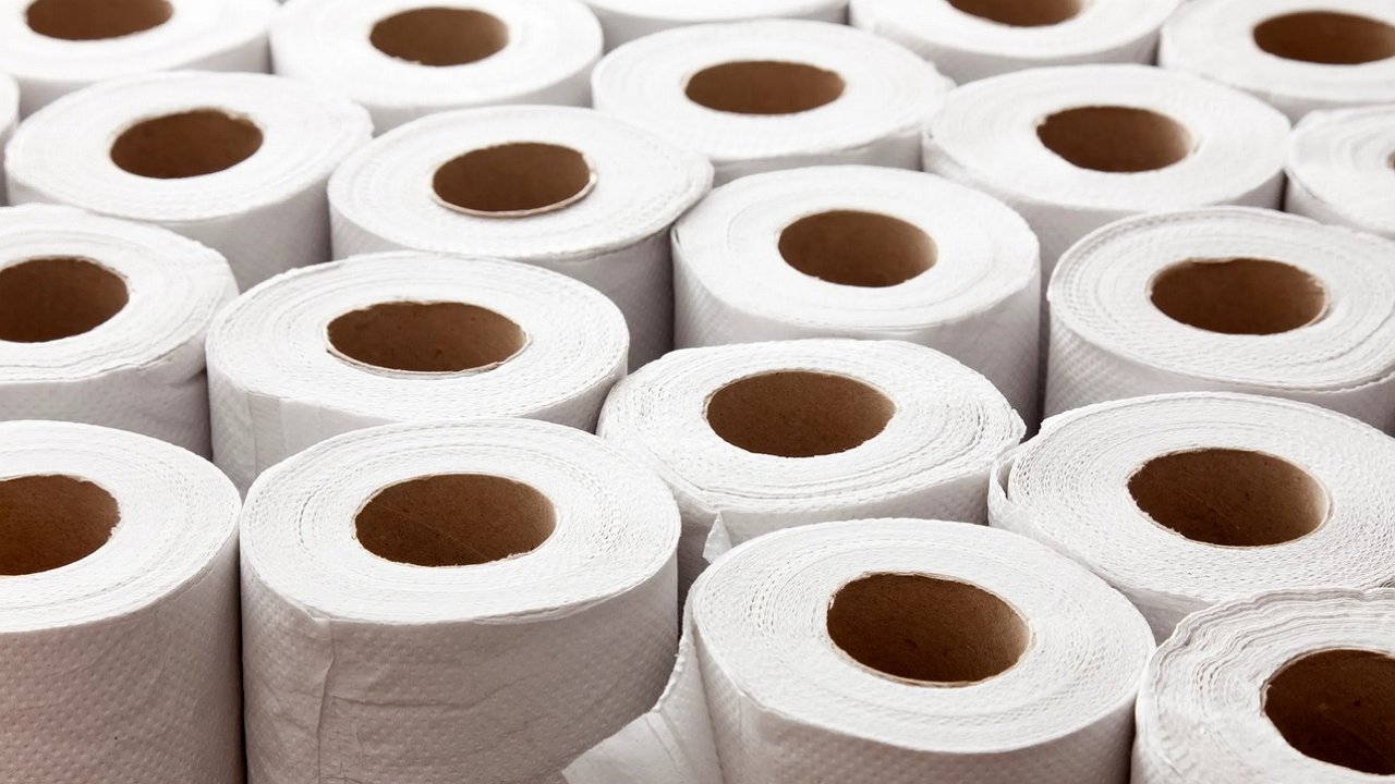 Why do truck drivers put a roll of paper towels under their windshield?