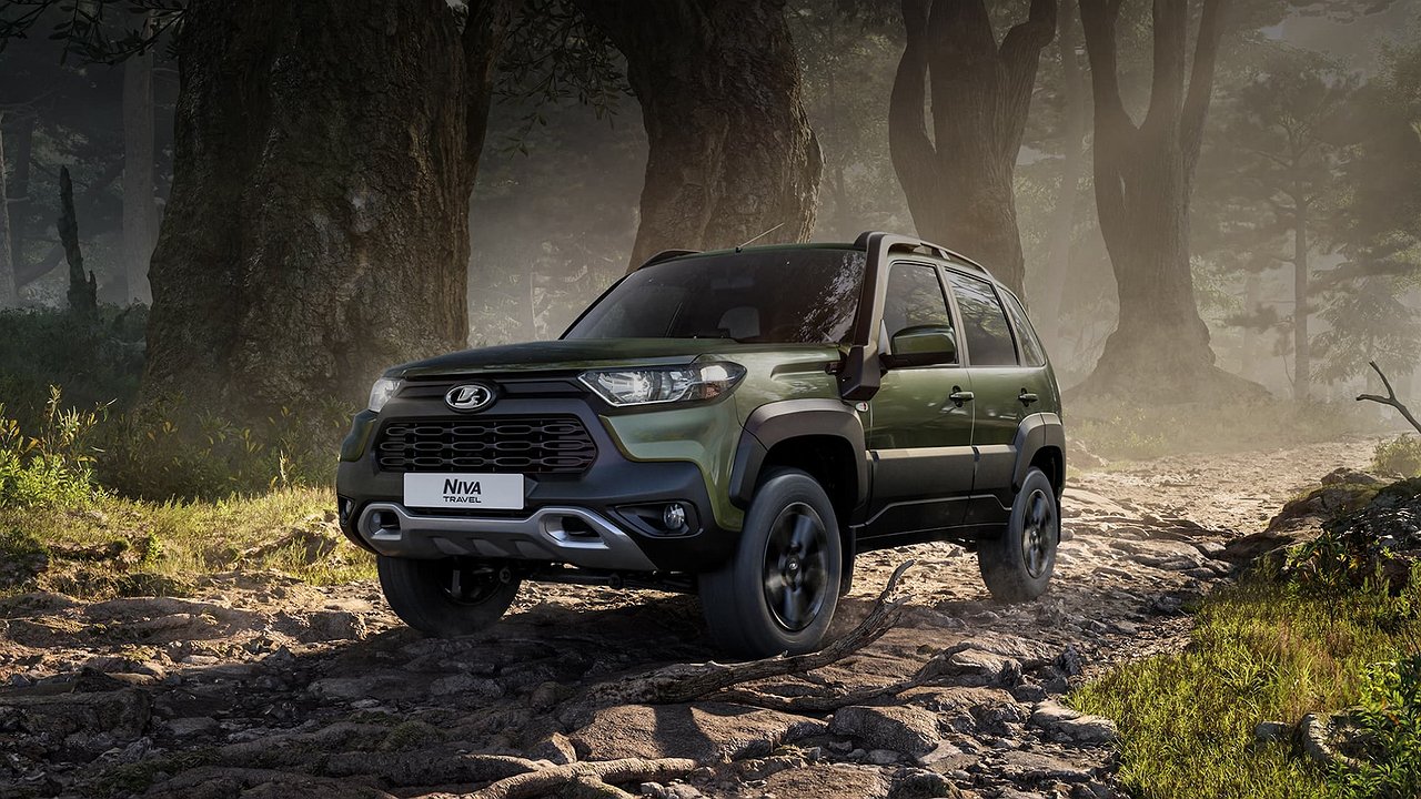 Urgent service: Owners of LADA Niva Travel encountered an unexpected problem