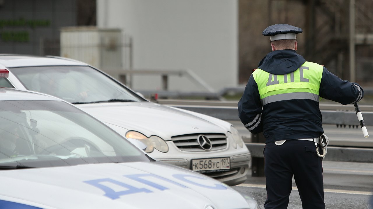 How drunk drivers mock traffic officers with impunity after arrest
