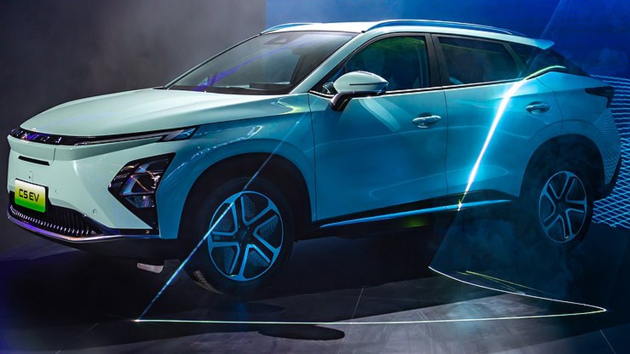 The release date for the new electric crossover Omoda in Russia has been announced.