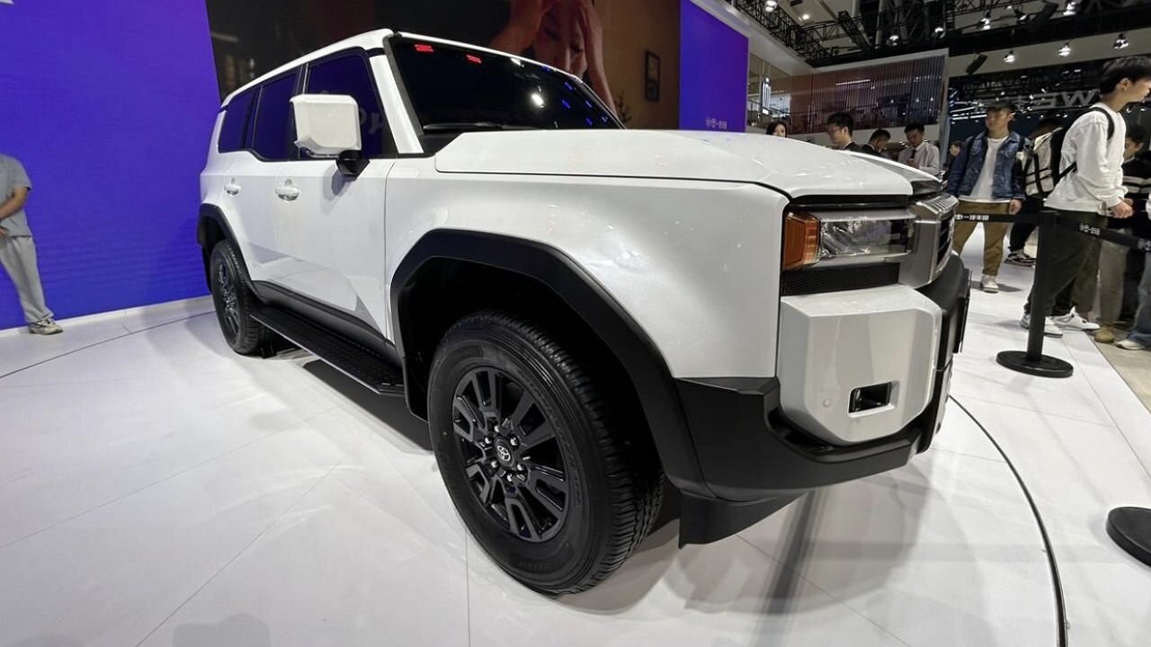 The new Toyota Landcruiser Prado is brought to Russia