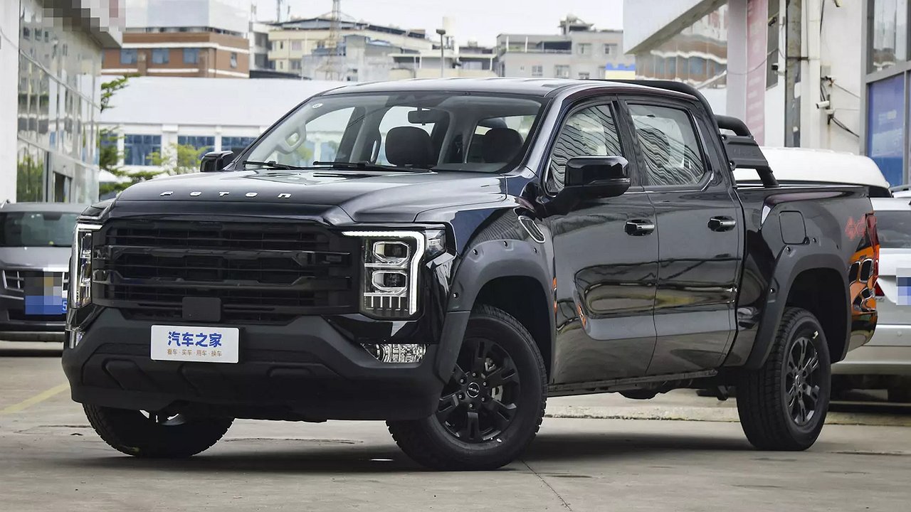 The gigantic Foton Mars 7 pickup arrived in Russia