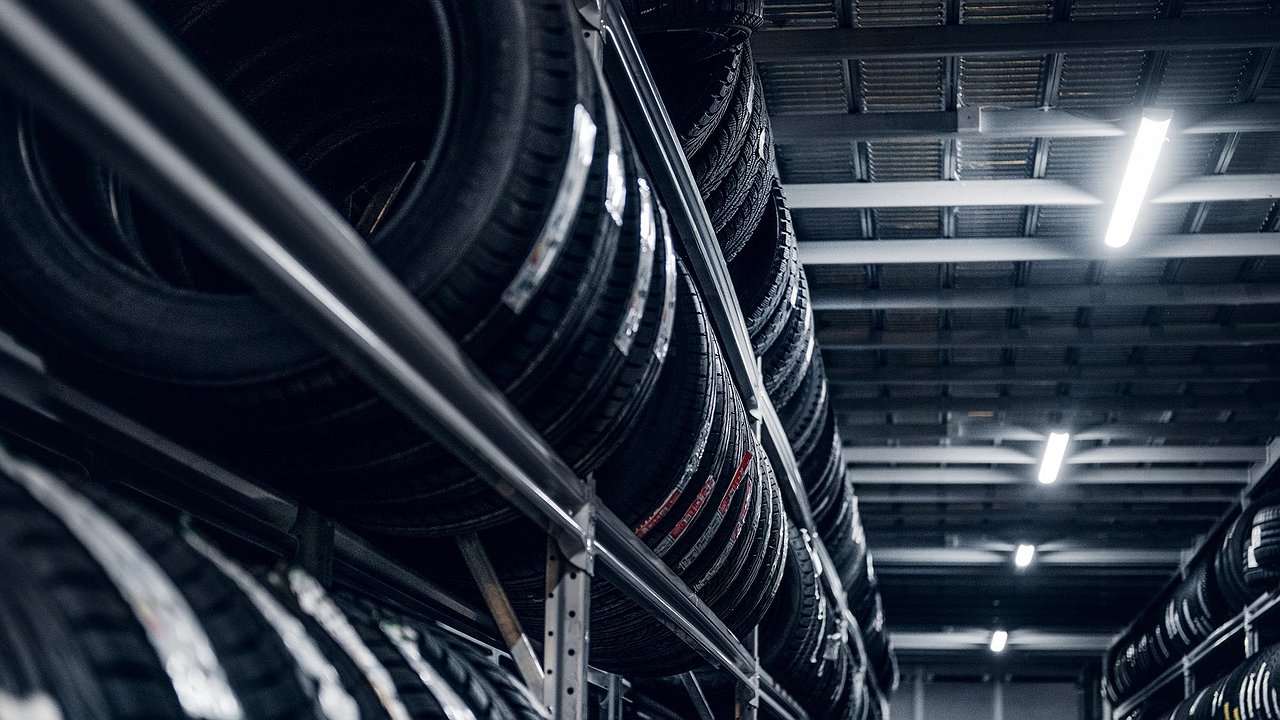 An elegant scam: how they sell nonsense to the Russians under the guise of new tires