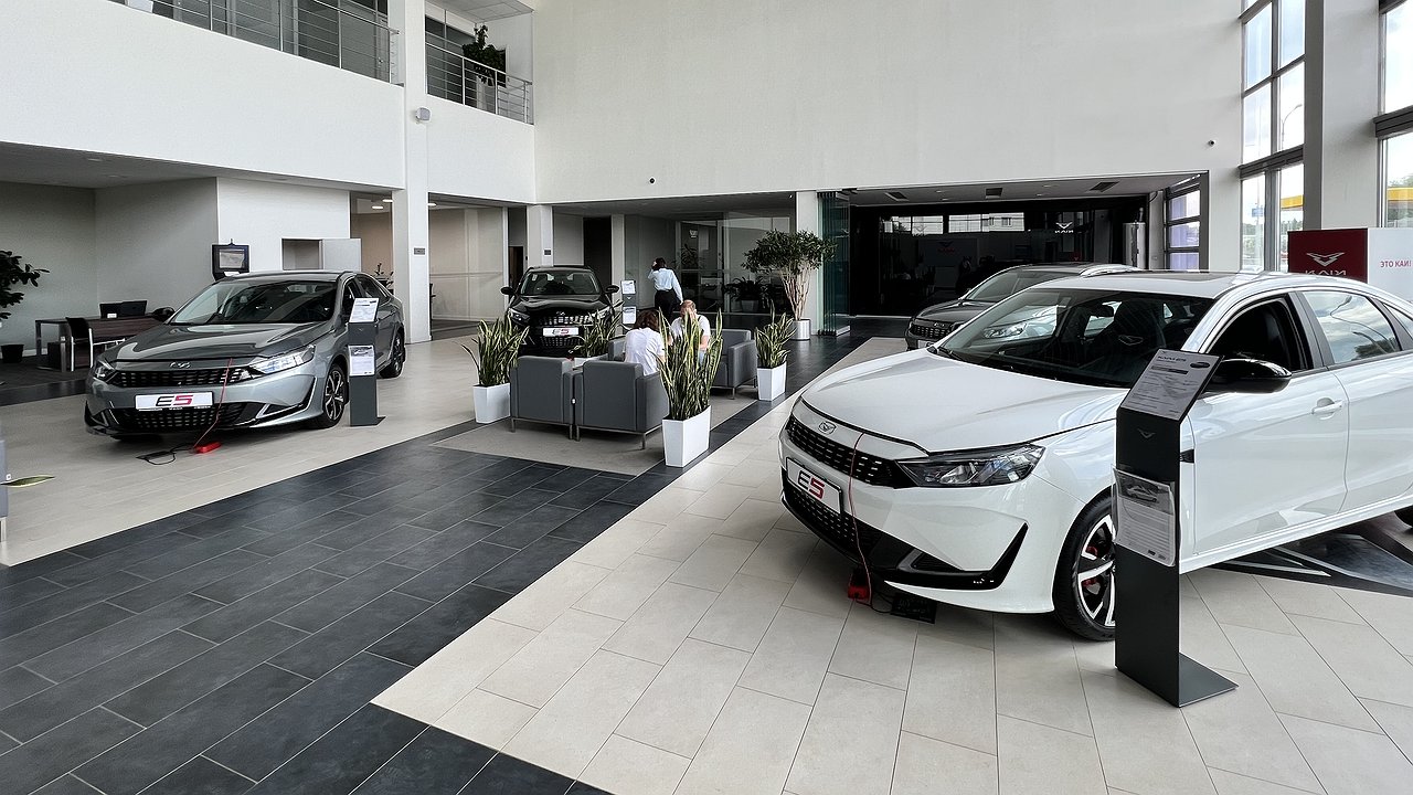 The greed of car dealers cannot be curbed either in Russia or in the US