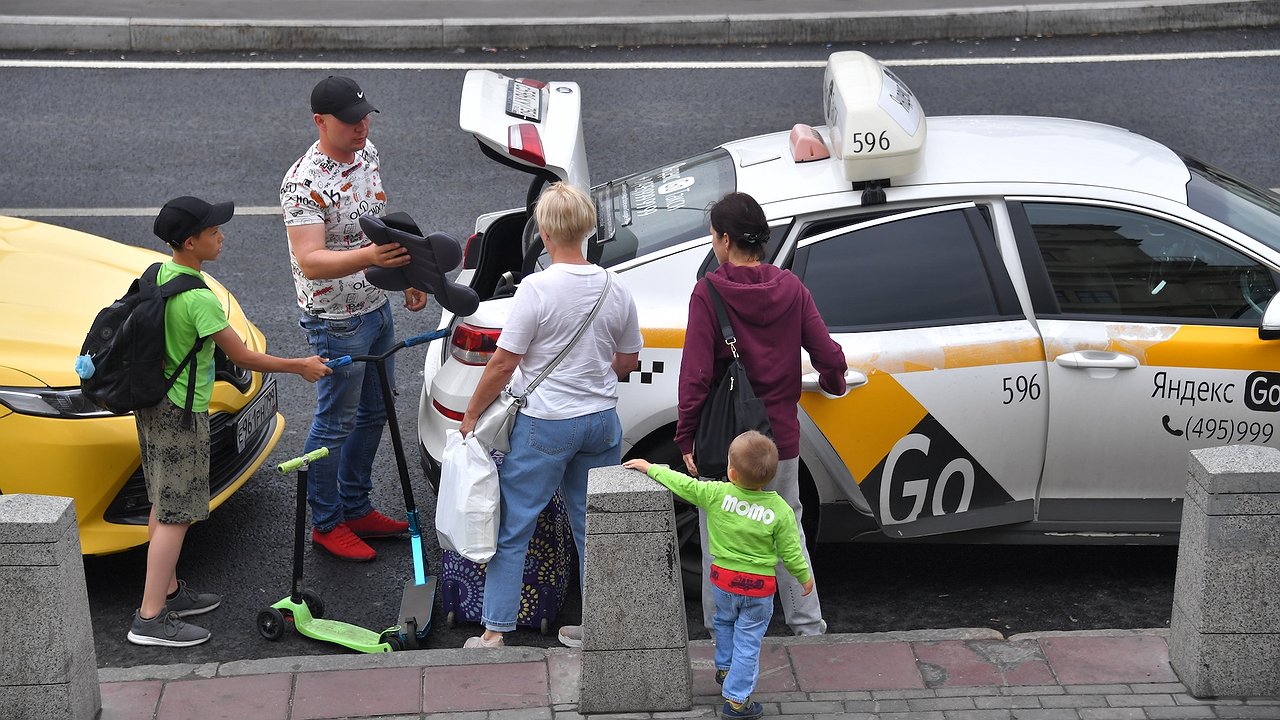 Big demand: delegates proposed limiting the prices of taxi rides