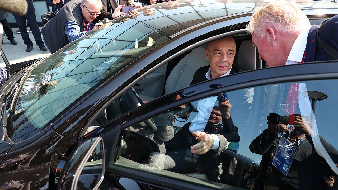 Executive LADA Aura will be delivered to the first buyers in early 2024