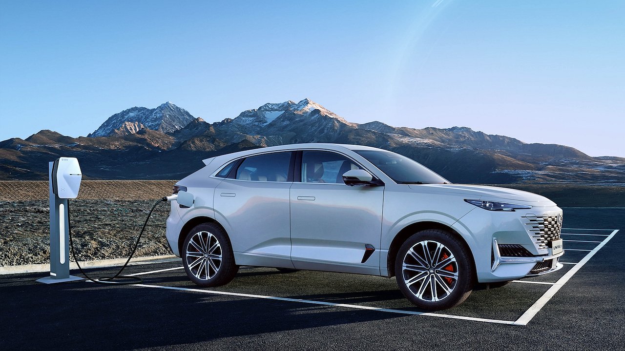 Changan announced the start of Russian sales of the Uni-K hybrid crossover