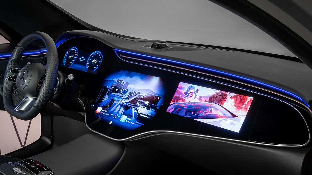 Mercedes-Benz showed a new multimedia system MB OS