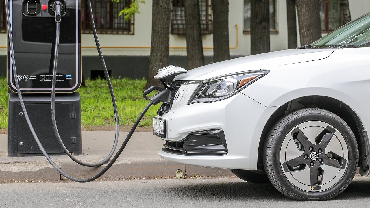 The period of free travel on Russian highways has been extended for electric vehicles