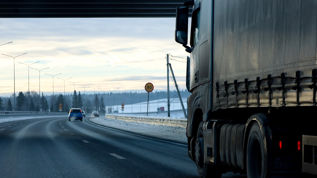 Why do truck drivers pull fuses while driving?