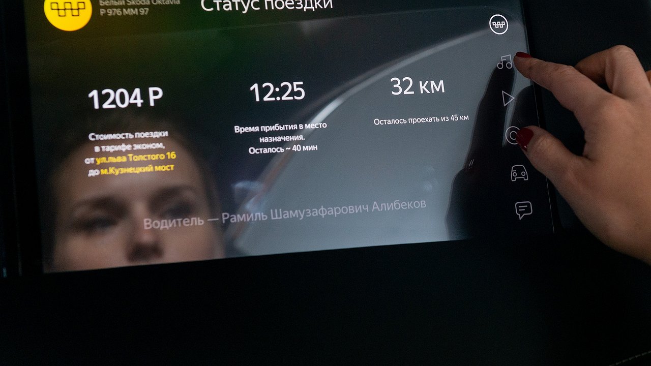 How to install multimedia for the rear passengers of a car for 10 rubles