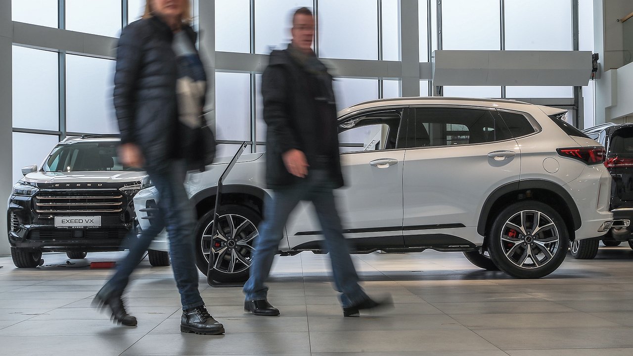 The Russians broke the absolute record for spending money on new cars