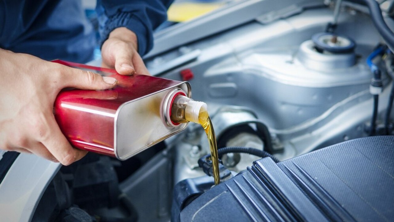 Can motor oil freeze in a car?