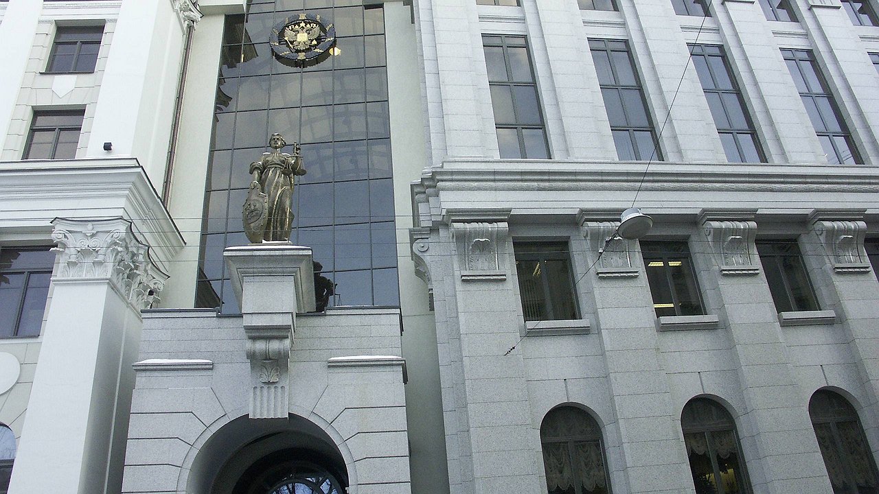 The High Court has stripped a driver of his ‘rights’ for drink-driving on a tractor behind him