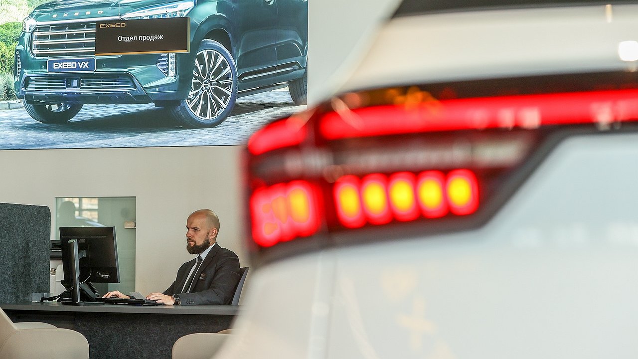 Despite gloomy forecasts, there are still 500 car dealers in Russia