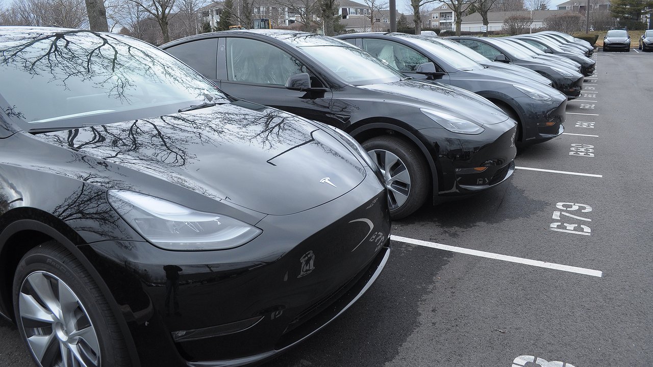 Decline of Elon Max Musk: the hype with electric cars no longer works
