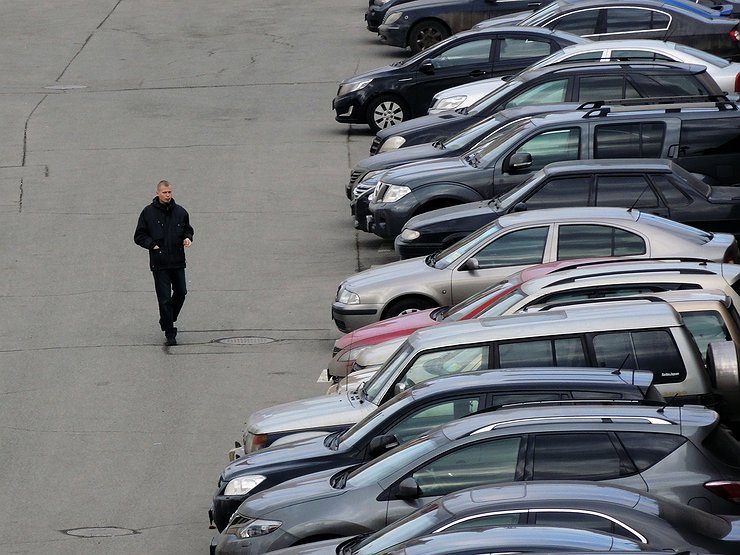 Почему падают автопродажи в Рф