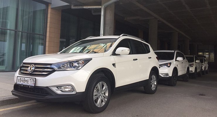 Китайская Dongfeng везет в Россию три новых кроссовера и седан