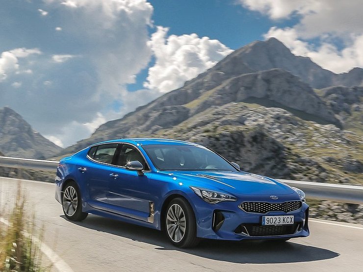 Kia-Stinger-2018.jpg.740x555_q85_box-239