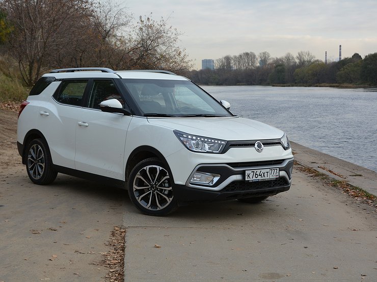 Обзор SsnangYong XLV две тыщи восемнадцать - технические свойства и фото