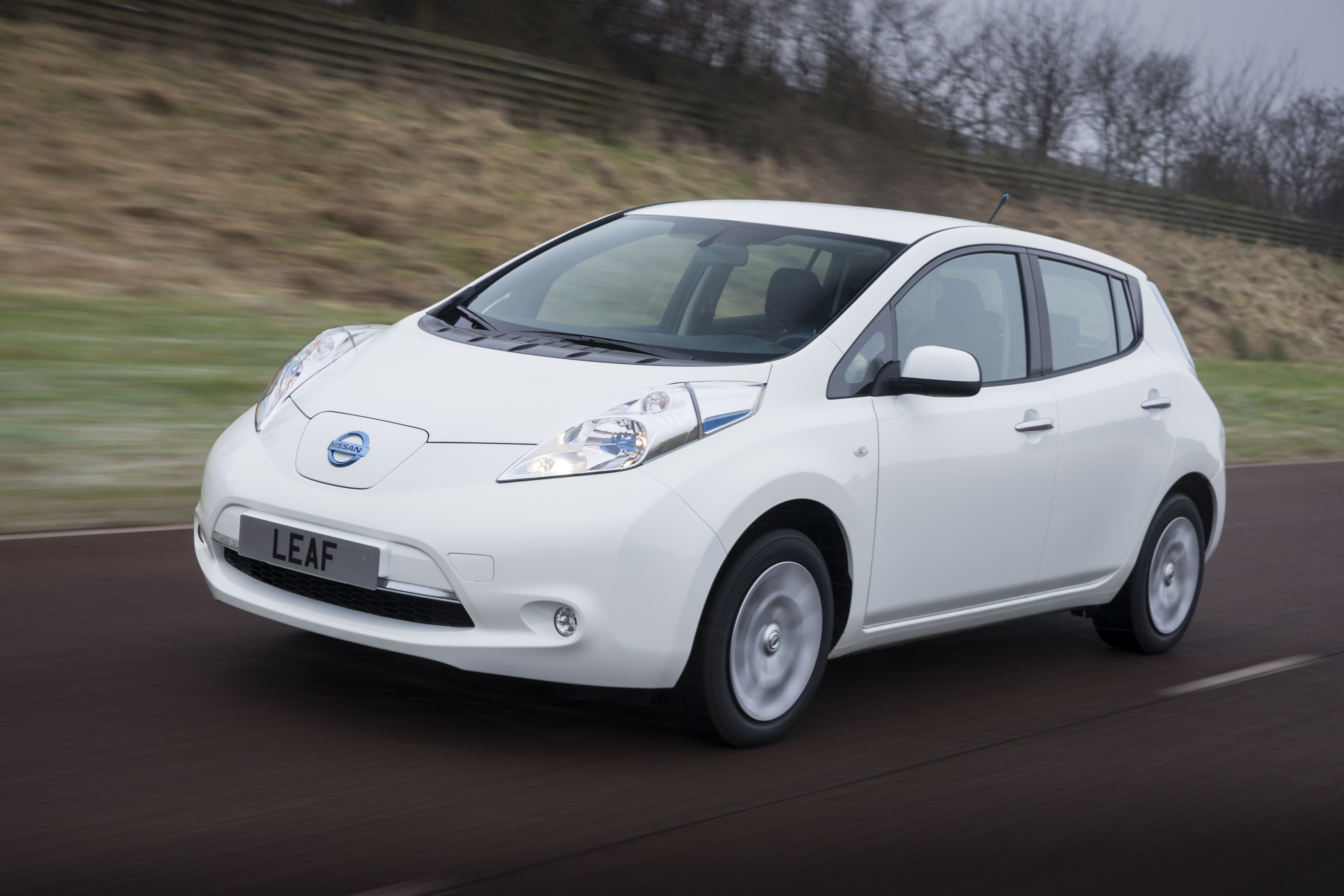 Ниссан лифан. Nissan Leaf 2014. Ниссан лиф электрокар. Nissan Leaf 2013. Электрокар Nissan Leaf.