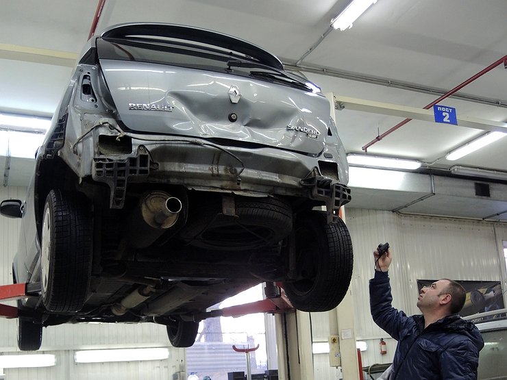 Сход развал автомобиля