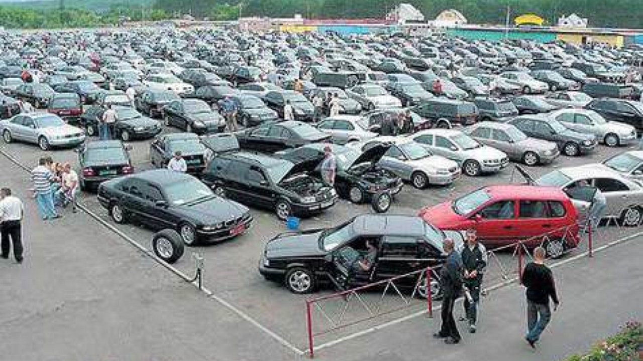 Автобазар. Авторынок Польши. Автомобильный рынок Польша. Авторынок Москва. Рынок подержанных автомобилей.