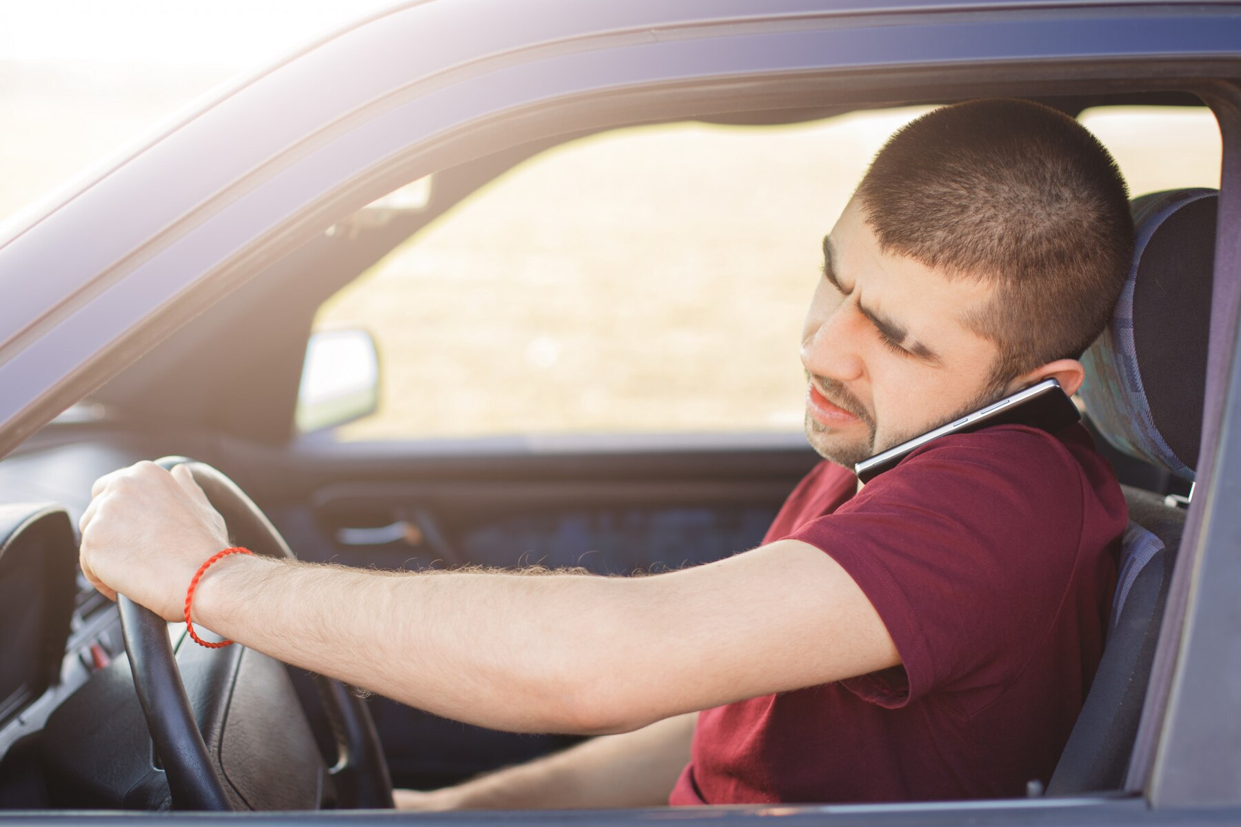 Drive user. Молодой человек за рулём авто фото. Много водителей фото. Много шоферов. Drivers Concentrate on Road.