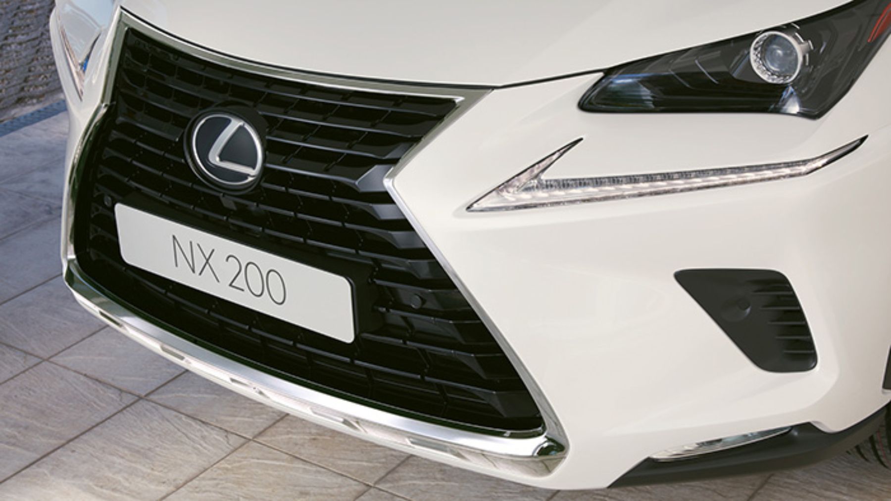 Лобовое стекло lexus nx