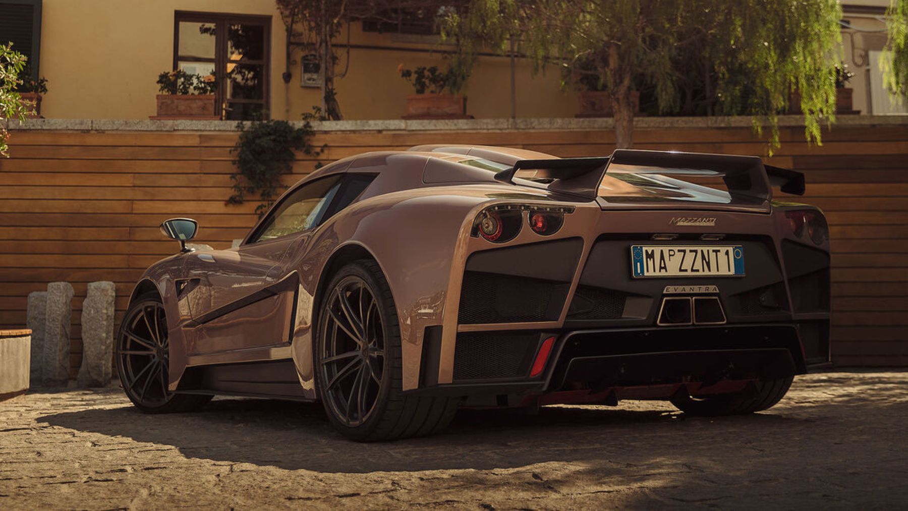 Mazzanti Evantra в играх