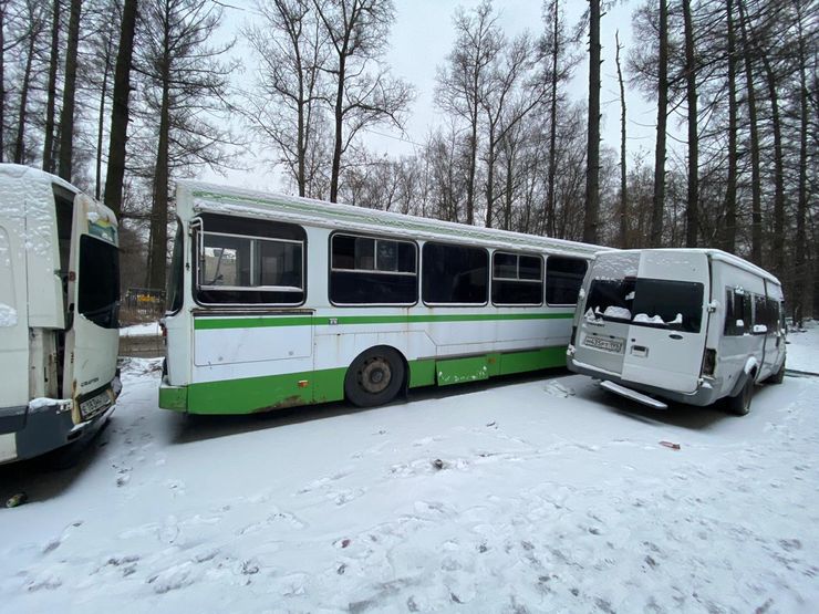 Заброшенные грузовики после аварии. Смотреть фото Заброшенные грузовики после аварии. Смотреть картинку Заброшенные грузовики после аварии. Картинка про Заброшенные грузовики после аварии. Фото Заброшенные грузовики после аварии